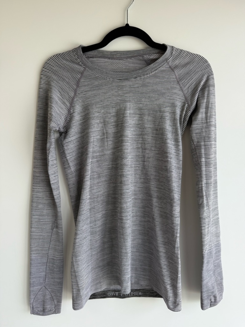 Lululemon Women’s Long Sleeve Swiftly Size 6
